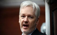 Julian Assange újabb kiszivárogtatásokat ígér Hillary Clintonról
