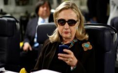 Bírósági döntés szerint Clinton újonnan előkerült e-mailjeit nyilvánosságra kell hozni