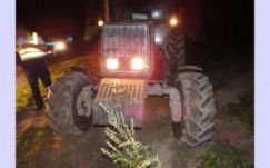 Traktorral próbált elmenekülni egy férfi a rendőrök elől