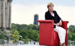Merkel kitart a menekültpolitikája mellett
