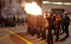 Könnygázt vetettek be a felfüggesztett elnök támogatói ellen Sao Paulóban