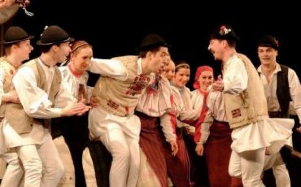 Sepsiszentgyörgy főterén indítja az évadot a Háromszék Táncegyüttes