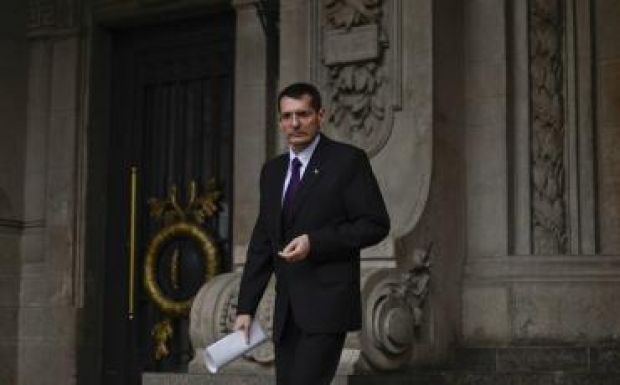 FRISSÍTVE: Lemondott a korrupcióval gyanúsított Petre Tobă belügyminiszter