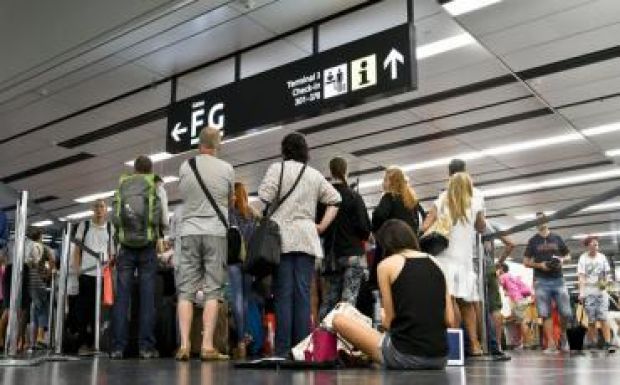 Megpróbálták feltörni a bécsi repülőtér számítógépes rendszerét