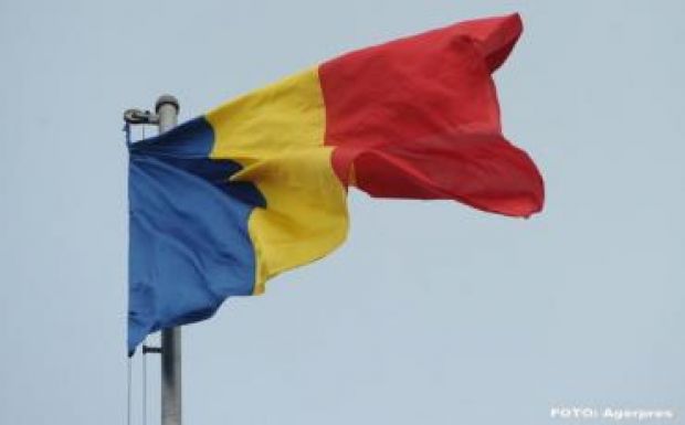 Ideiglenesen kitűzik a román zászlót a sepsiszentgyörgyi városháza tornyára