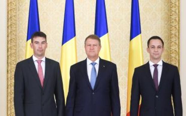 Két új miniszter tette le a hivatali esküt