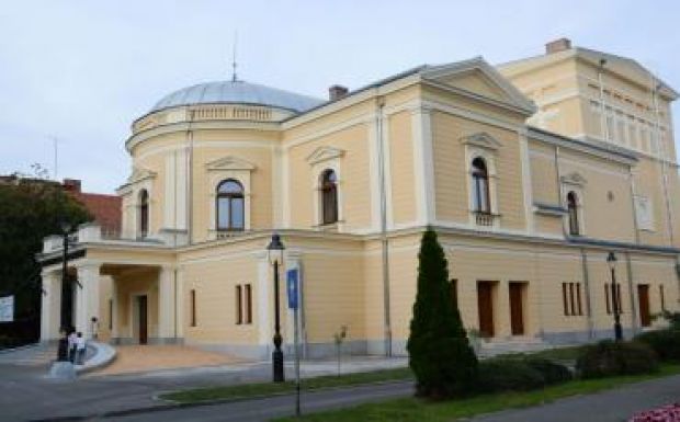 Felújított épületben kezdi az évadot a Harag György Társulat