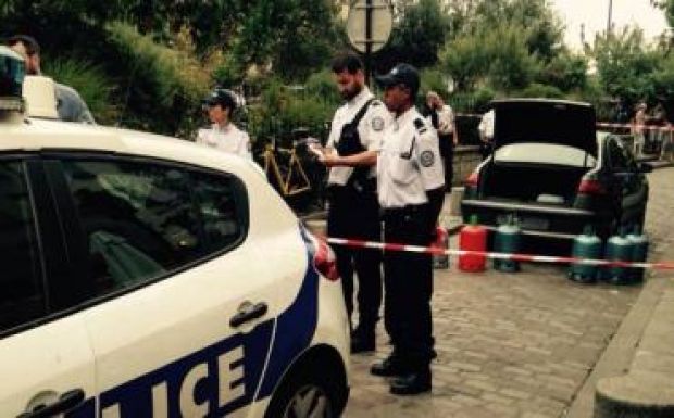 Újabb őrizetbe vétel a gázpalackokkal teli gépkocsi miatt Párizsban