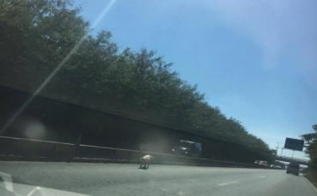 „Mozgó aknák” veszélyeztetik a romániai autósok életét