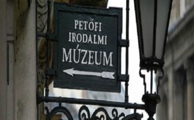 Papp Sándor Zsigmond: A nemzeti giccs versenye