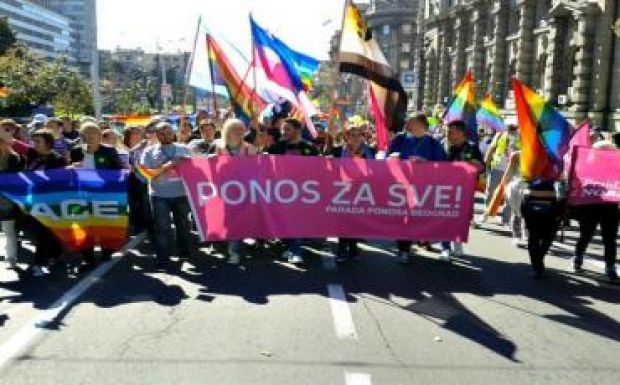 Incidensek nélkül zajlott a Pride felvonulás Belgrádban