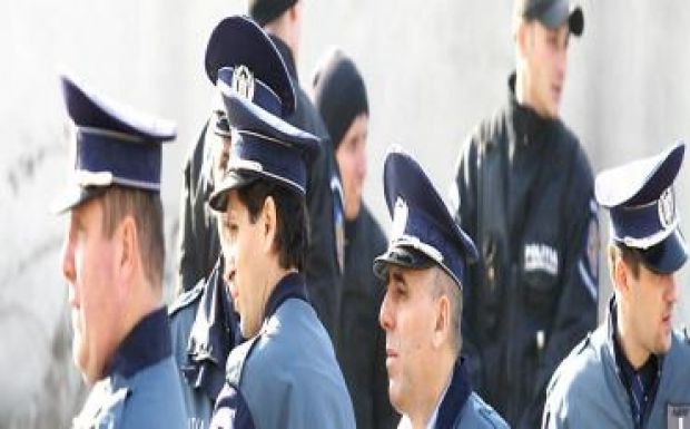 Rostás-Péter István: Ha a tányérsapka alól kilóg a lóláb...