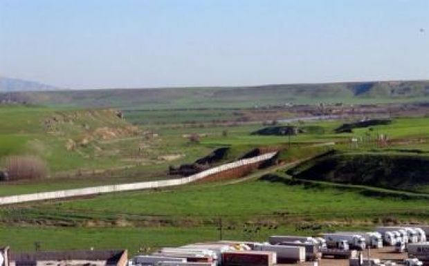 Közel 1000 kilométeres falat épít Törökország