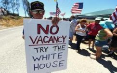 Masszív kitoloncolást ígért a bevándorlóknak Trump