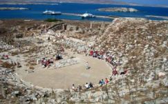 Kétezer év után ismét előadást tartottak az ókori déloszi színházban