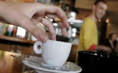 Mégsem lehet majd dohányozni a fedett teraszokon