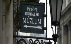 Papp Sándor Zsigmond: A nemzeti giccs versenye