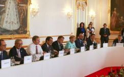 Ezt javasolta Juncker a tagállamok vezetőinek a pozsonyi EU-csúcson