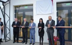 Átadták Szamosújváron a magyar tannyelvű iskola épületét