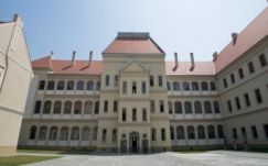 Székedi Ferenc: Felújítani és megújítani