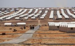 Brüsszel nem akar „gigantikus menekültvárosokat” az unió területén kívül