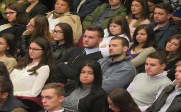 Három nyelven nyitották meg a tanévet a MOGYE-n