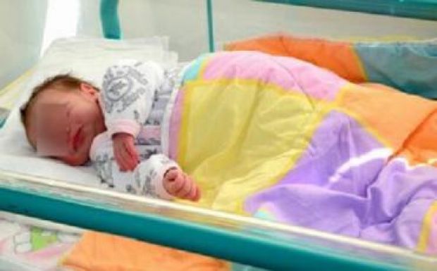 Megszületett a Romániába áthelyezett menedékkérők első gyermeke