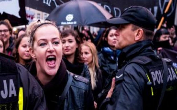 Leszavazták az abortusztörvényt Lengyelországban