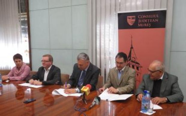 Aláírták a Maros megyei hulladéktározó kezelésére vonatkozó szerződést