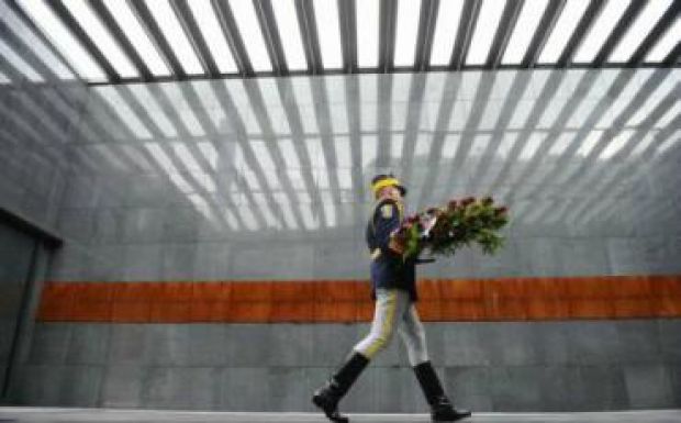 Ezt üzeni Dacian Cioloș a  holokauszt áldozatainak romániai emléknapján