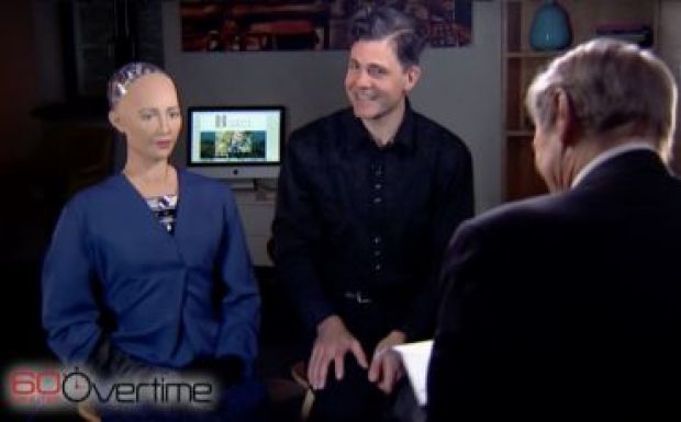 Robottal csevegett el műsorában Charlie Rose