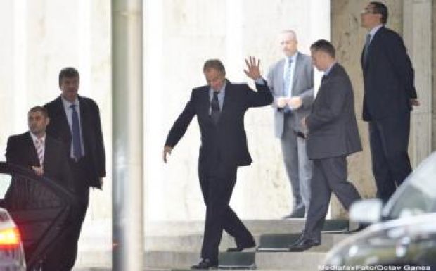 „Tényleg a ploieşti-i ügyészségen akarják látni Tony Blairt?”