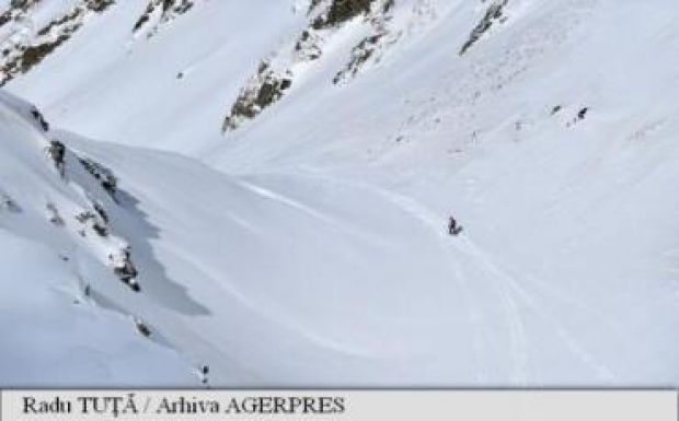 Továbbra sem lehet közlekedni a Transzfogarasi úton a hó miatt