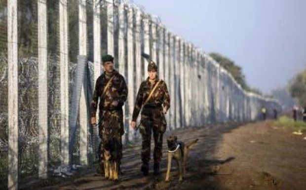 Katonanőre támadt egy szír férfi Röszke közelében 