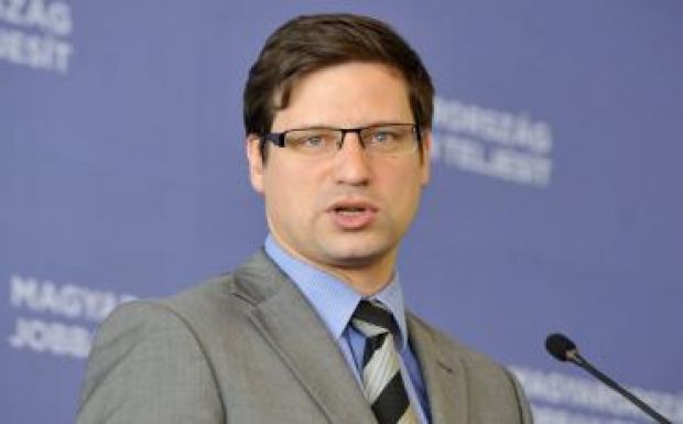 Fidesz: Magyarországon sokszínűen működik a sajtó
