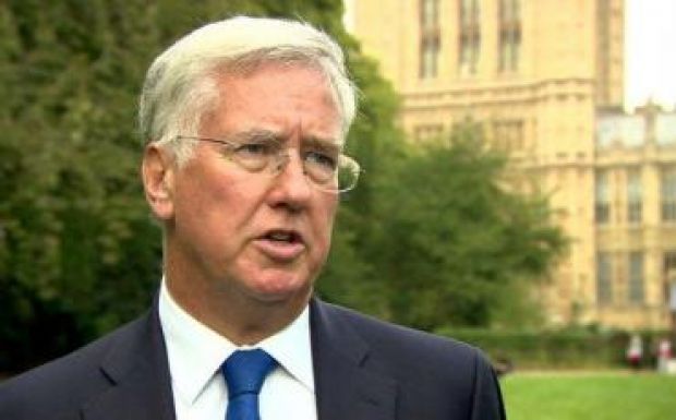 Brit védelmi miniszter: hosszú lesz Moszul ostroma, de az Iszlám Állam vesztésre áll