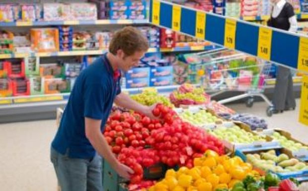 Megemelték októbertől a Lidl-alkalmazottak bérét