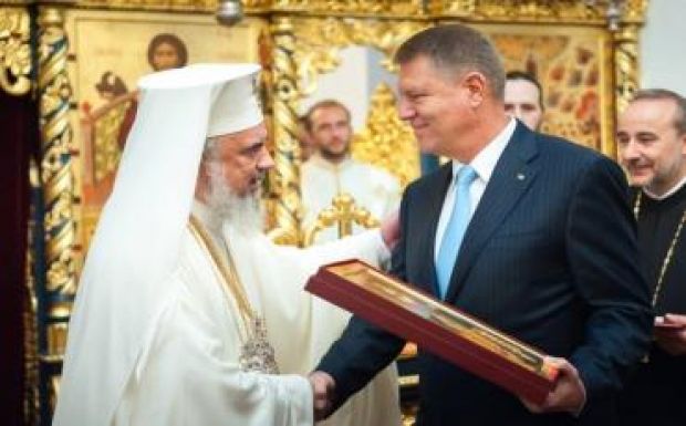 Johannist nagyon kitámadták, védekezik melegházasság-ügyben