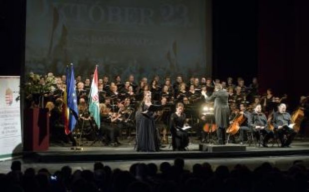 Gulyás Gergely Kolozsváron: '56 bizonyítja, hogy a rab nép szabaddá válhat