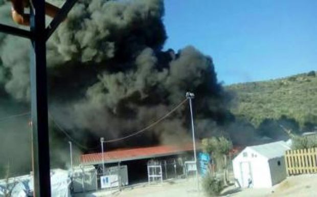 Törtek-zúztak, gyújtogattak a menekültek Leszboszon