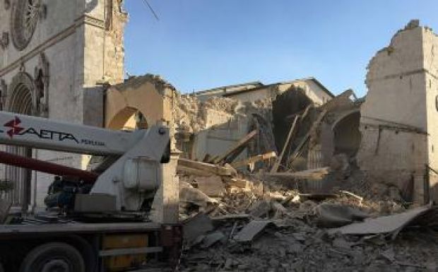 Mobil konzuli egységeket küld Olaszország földrengés sújtotta térségébe Románia