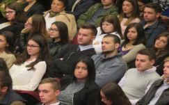 Három nyelven nyitották meg a tanévet a MOGYE-n