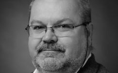 Elhunyt Kostyák Alpár 