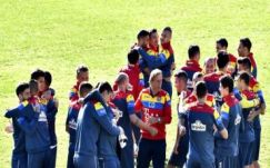 Öleléshullám a román fociválogatott edzésén 