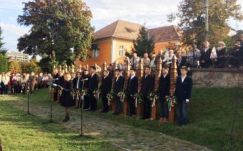 Kopjafák tövében emlékeztek Sepsiszentgyörgyön az aradi vértanúkra