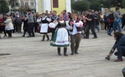 Táncra perdültek a főtéren a marosvásárhelyi magyarok