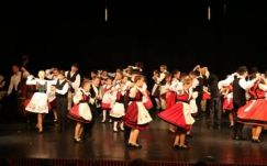 Hét nap és hét este ünnepelt a Maros Művészegyüttes