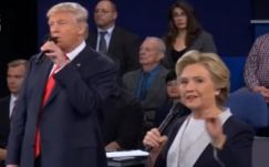 Poén: így énekelt egymásnak Trump és Clinton