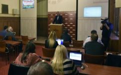 Gyurcsány: a DK nem vesz részt tovább a parlament munkájában