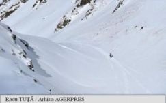 Továbbra sem lehet közlekedni a Transzfogarasi úton a hó miatt